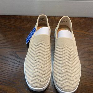 White Mountain Women's Courage Slip-On Sneakers 11M (NIB) - Taupe